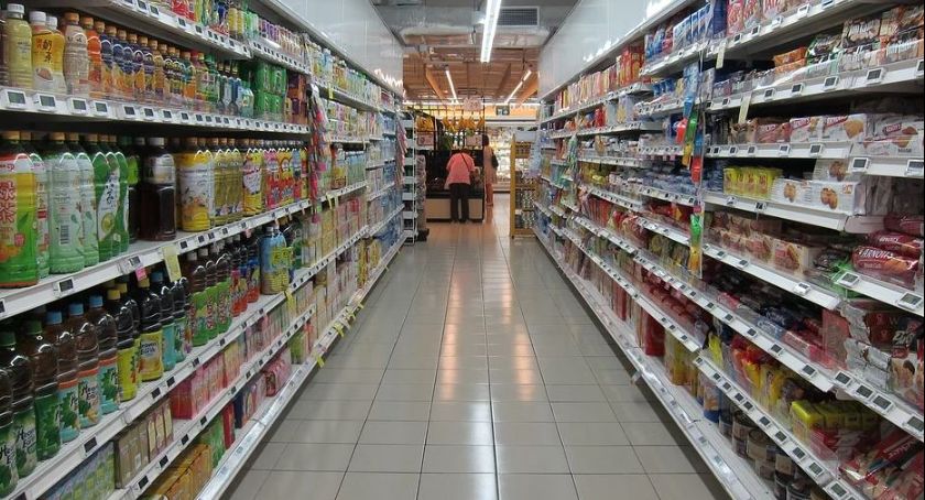 Ochroniarz marketu okradał sklep