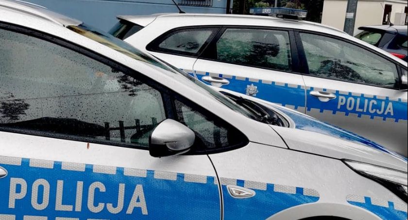 Policjanci pomogli starszej kobiecie i jej córce