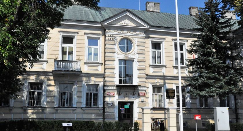 Urzędnicy chorzy na COVID-19 – Trwa ozonowanie pomieszczeń
