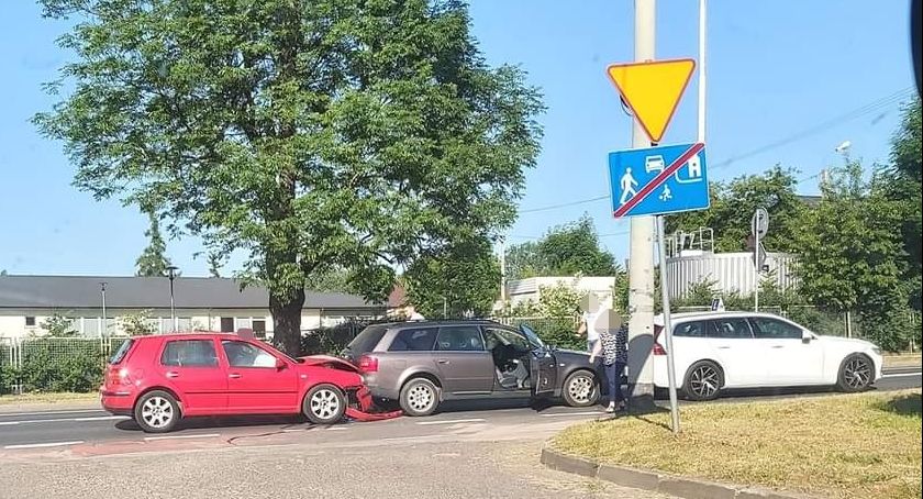 Kolizja trzech aut