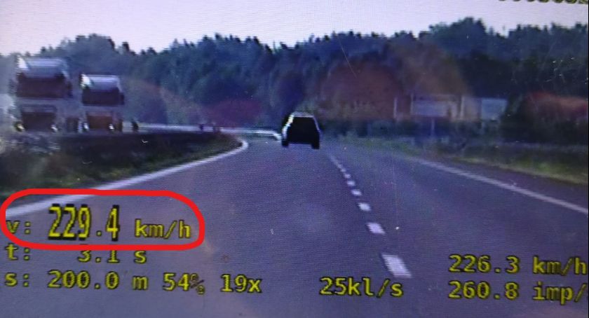 Rekordzista jechał 229km/h drogą S17 – Bilans policyjnych działań prędkość 