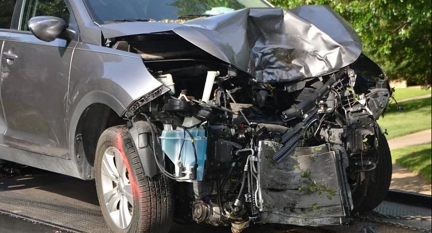 33-latka wjechała autem do rowu i uciekła 