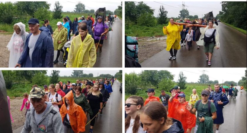 Pielgrzymi z Żelechowa w drodze do Matki