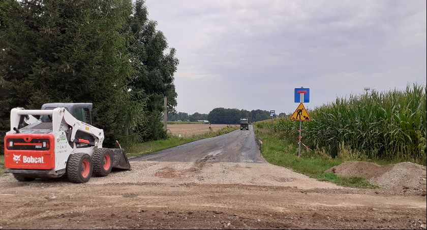 Trwa przebudowa drogi w Stefanowie