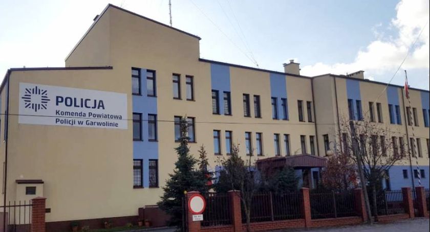 Policjanci szkolą seniorów