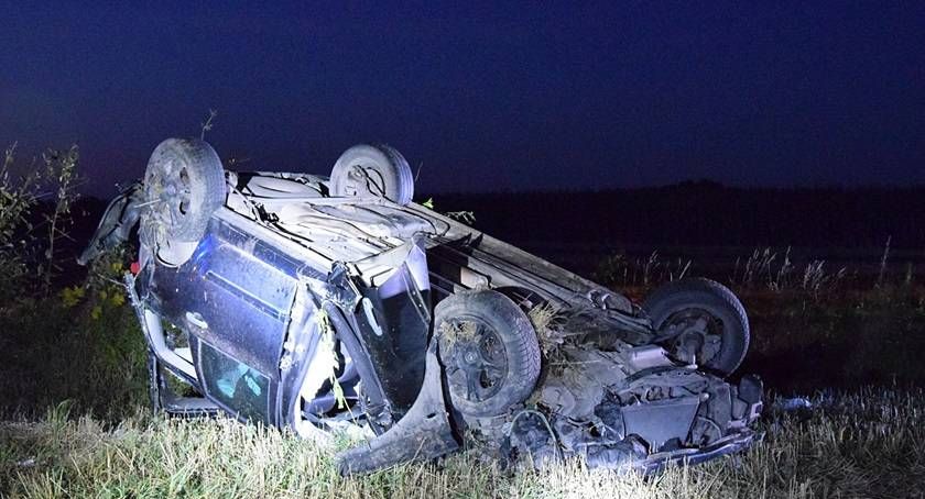 Śmierć na drodze – 26-latek zginął podczas dachowania 