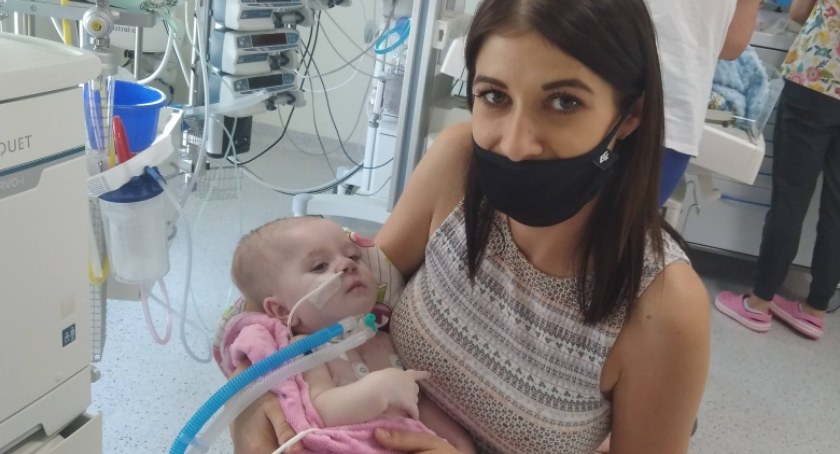 Mama malutkiej Zosi błaga o pomoc – Pomóżmy ratować życie dziewczynki! 