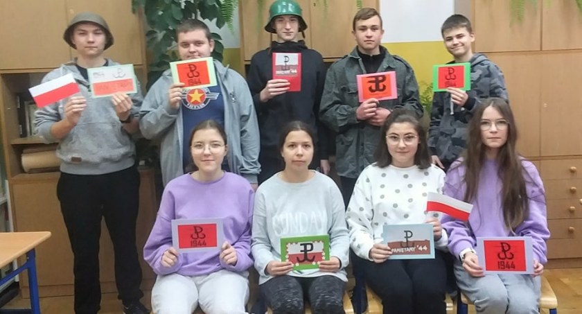 BohaterON w szkole podstawowej w Mariańskim Porzeczu
