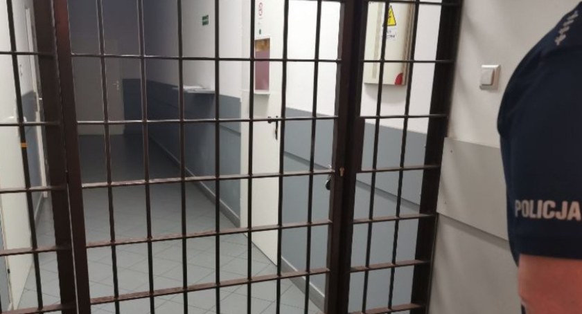 Znęcał się nad rodziną – Dostał 3 miesiące aresztu. Grozi mu nawet 5 lat!
