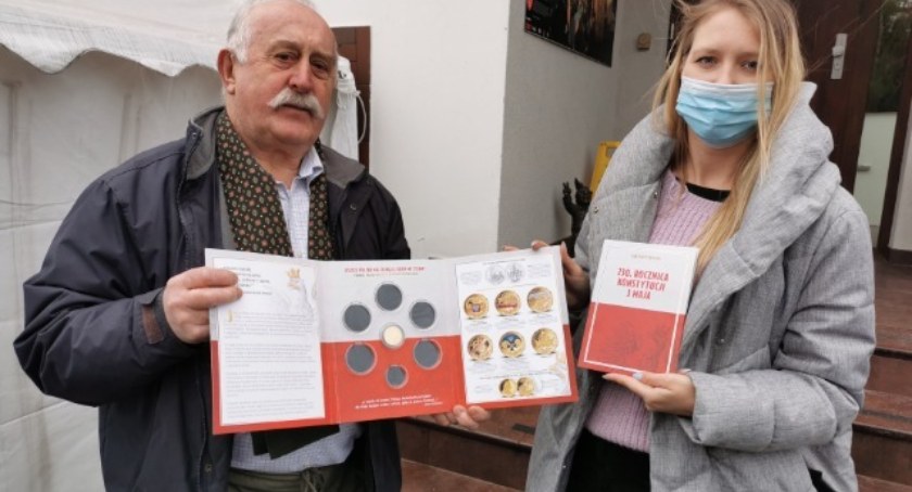 Przekazał medal na Orkiestrę