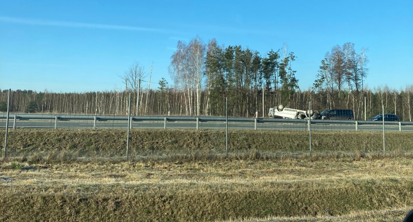 Wypadek na ekspresówce. Wśród poszkodowanych są dzieci