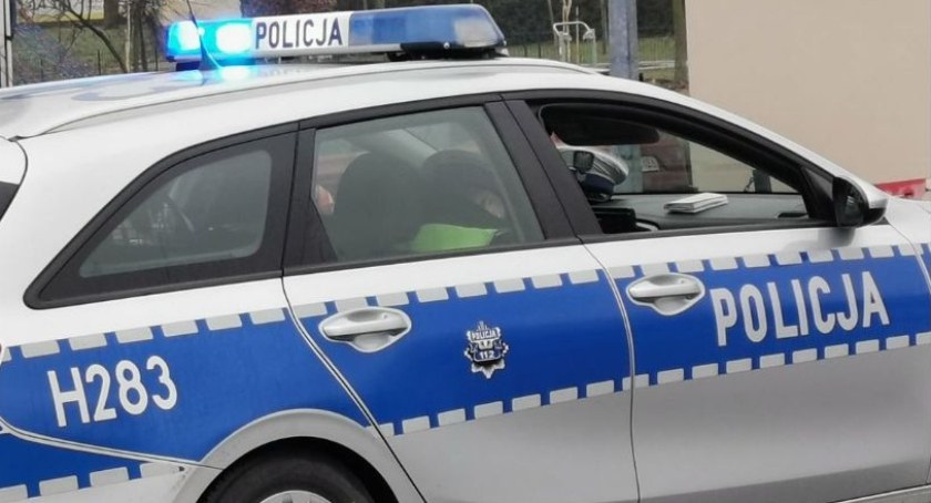 Rozbój przed szkołą – Zatrzymany 15-latek