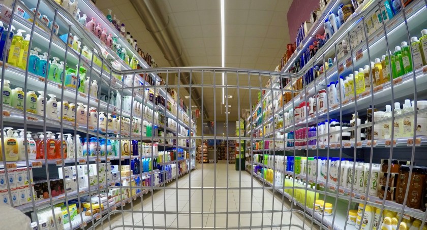 Nastolatkowie przyłapani na kradzieży w markecie – Apel policji do rodziców