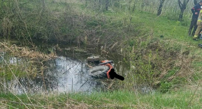 Ukraińcy wjechali ciągnikiem do sadzawki – Jeden nie żyje