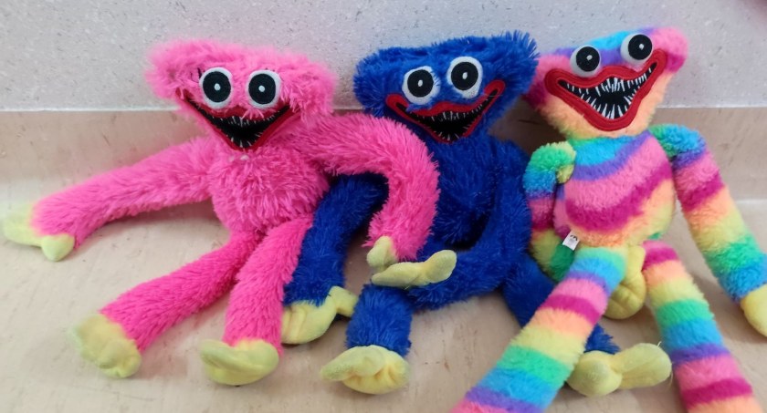 Huggy Wuggy i zabawa w przytulanie-zabijanie w garwolińskim przedszkolu