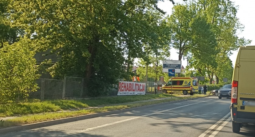 Potrącenie 18-letniego rowerzysty na Alei Legionów