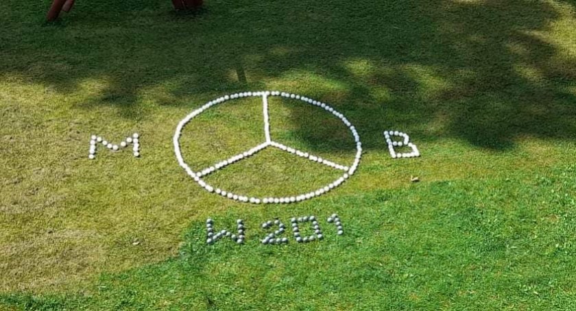 Organizują wspólny wyjazd na Tłokowisko – Mercedes na 201 sposobów! 