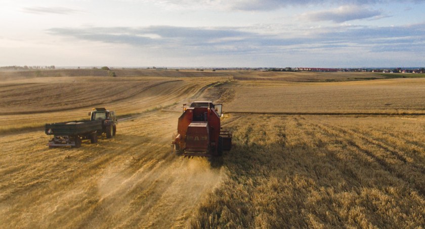 Pożar kombajnu i prasy rolującej