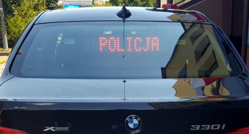 Mandaty, wnioski do sądu i zatrzymane dowody rejestracyjne