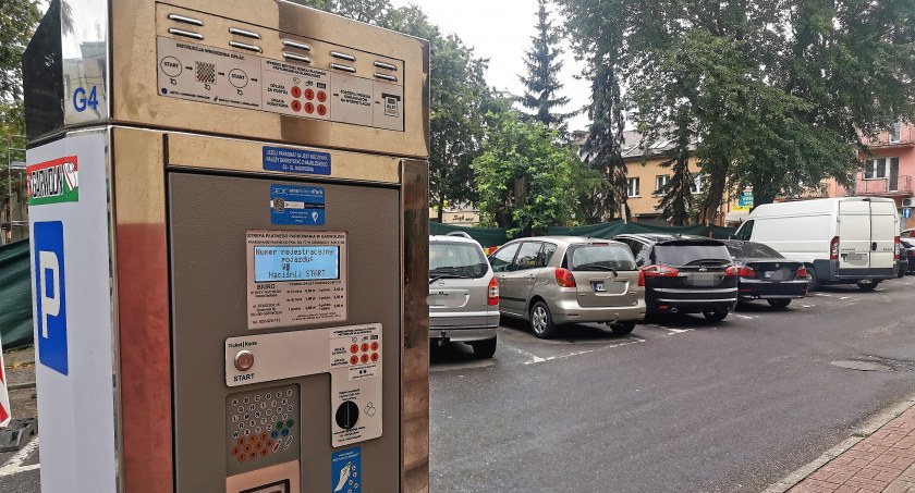 Weekendowe wyłudzanie pieniędzy czy niewiedza? 