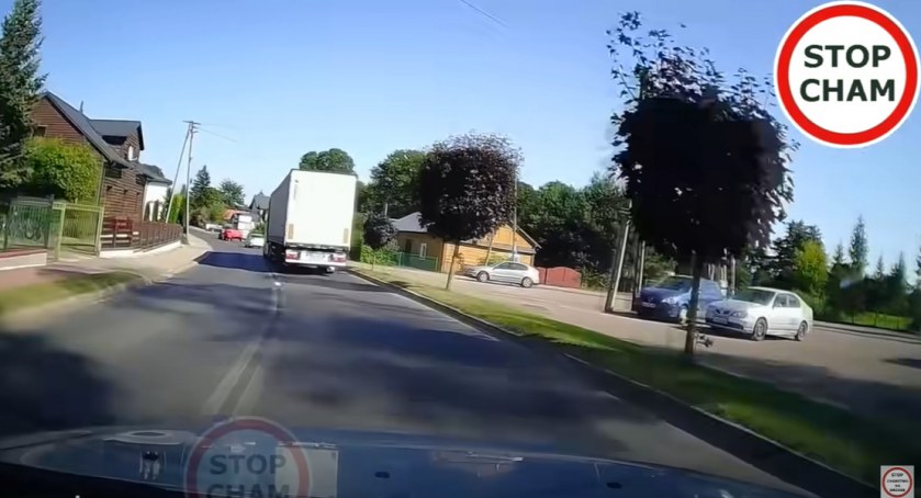 Stop Cham w Górznie – Niebezpieczny manewr kierowcy ciężarówki
