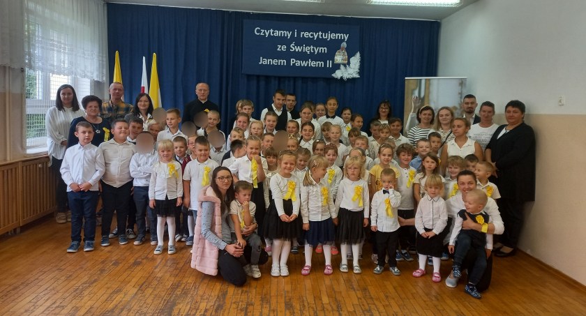 W Brzegach czytają i recytują ze świętym Janem Pawłem II