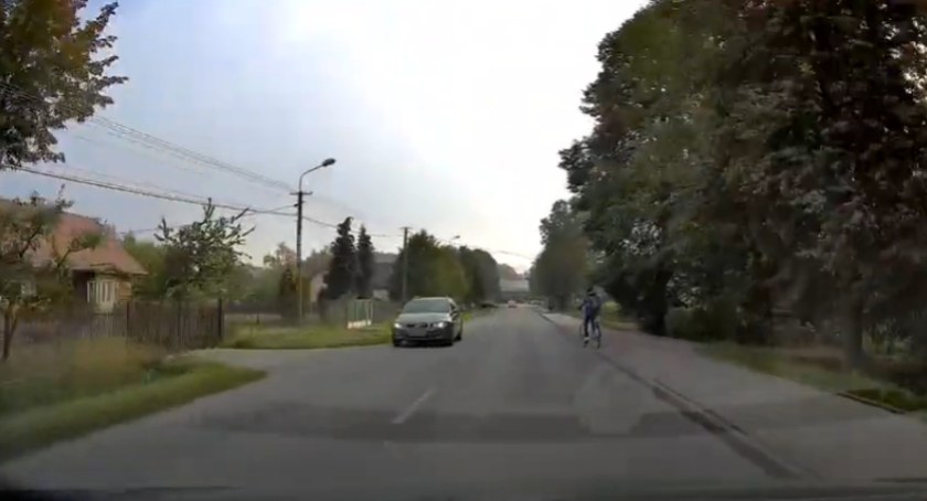 Mogło dojść do wypadku! Nagrał niebezpieczne zachowanie dziecka na rowerze VIDEO