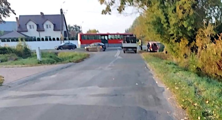 Zderzenie autobusu z osobówką