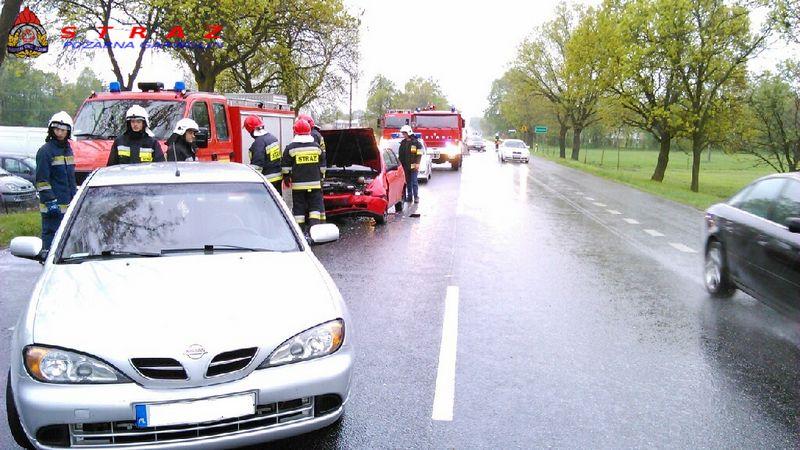 Wypadek na DK nr 17: Zderzenie dwóch aut w Żabiance