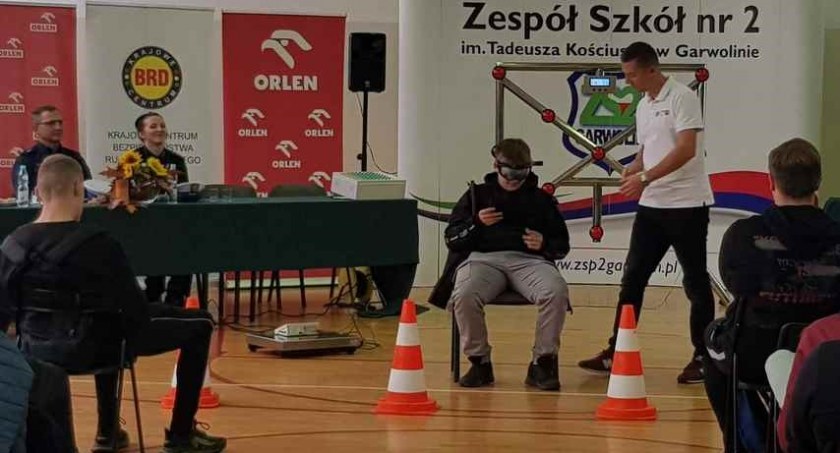 Młodzi kierowcy przyszłością naszych dróg – Warsztaty w Dwójce 