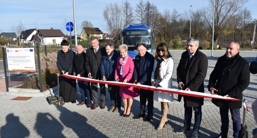 W Pilawie otwarto centrum przesiadkowe