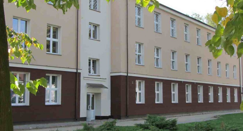 Nastolatka uciekła ze szpitala oknem – Później wycofała zgodę na leczenie