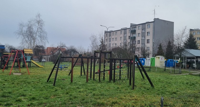 Plac zabaw na Jagodzińskiej zmieni swoje oblicze