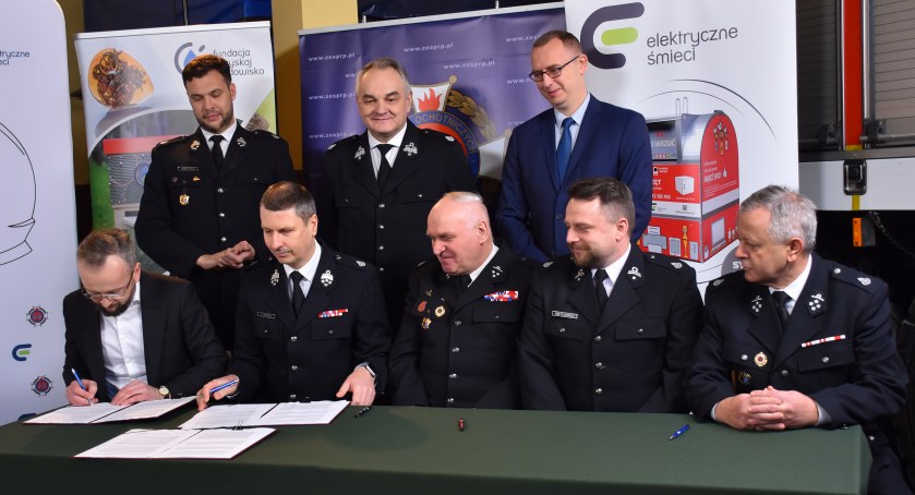 Strażacy OSP za elektrośmieci dostaną pieniądze na sprzęt bojowy