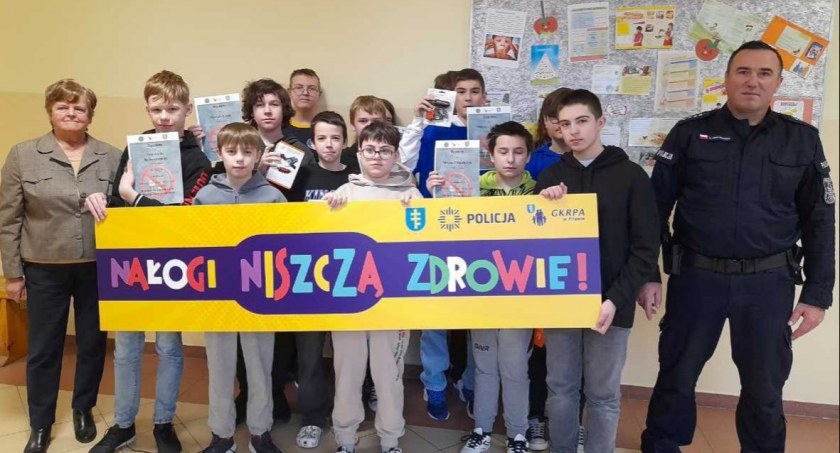 Alkohol, nikotyna i narkotyki są nie dla nich! Akcja dzielnicowych