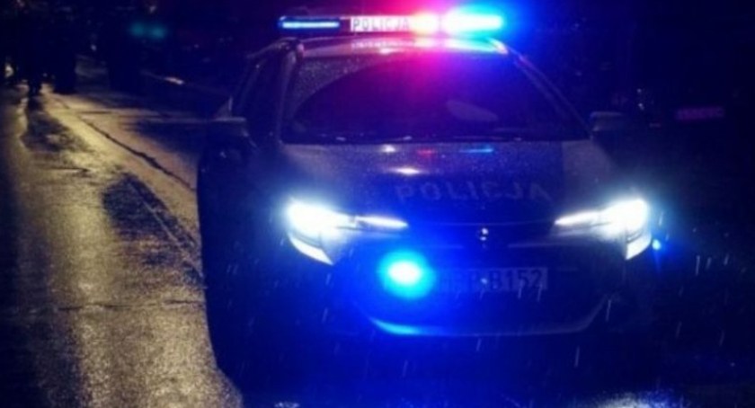 Nocną podróż skończył w rowie – 22-latek był pijany