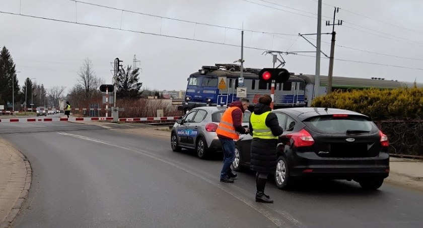 PKP PLK apelują do kierowców, rowerzystów i pieszych!