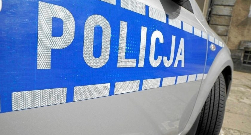 25-latek ukrył w BMW amfetaminę, tabletki ecstasy oraz mefedron