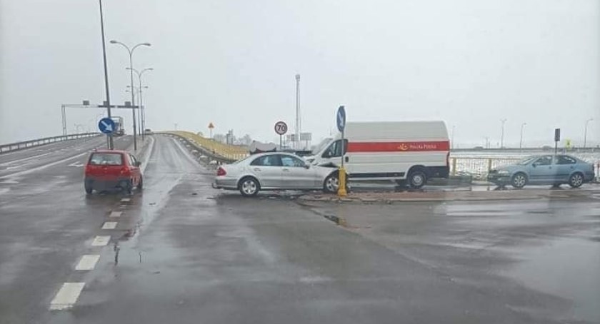 Garwolin – Kolizja trzech samochodów na skrzyżowaniu