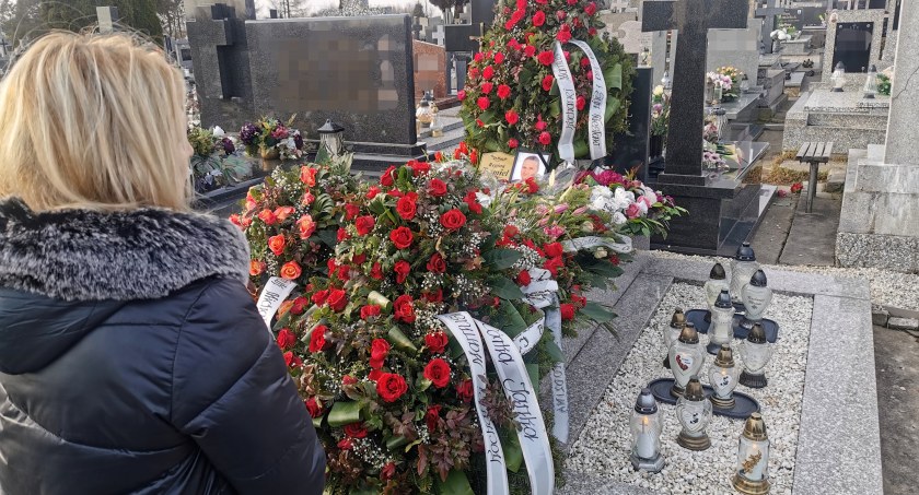 Makabryczna pomyłka na pogrzebie – Jak mogło do tego dojść?!