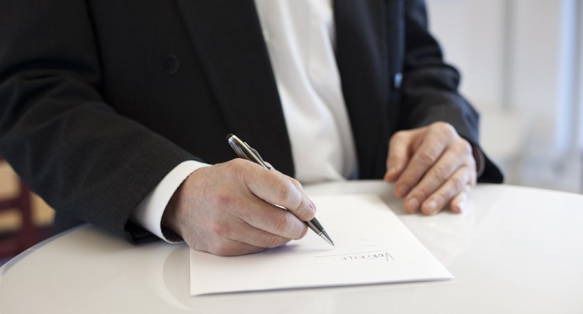 Te umowy częściej zawierają mężczyźni niż kobiety 