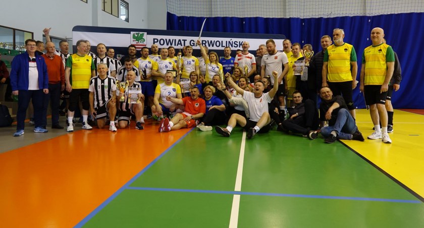 Samorządowcy z gminy Łaskarzew wywalczyli szablę Bronisława Rojka