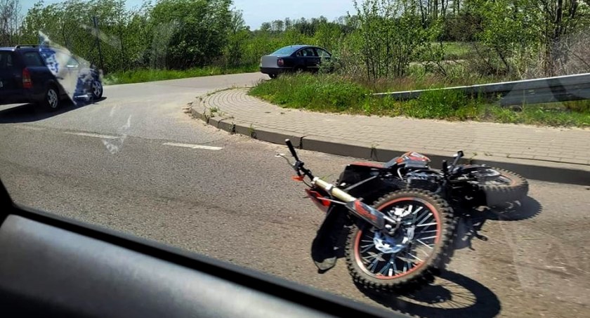 Pijany 22-latek przewrócił się na crossie