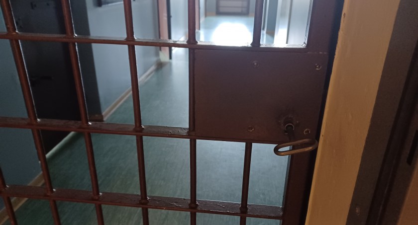 29-latek był zaskoczony poranną wizytą policji – Już jest za kratami