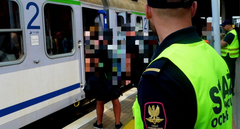 Awanturował się w pociągu – Tym zwrócił uwagę funkcjonariuszy SOK