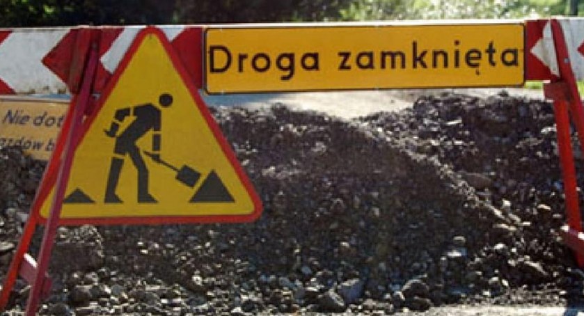 Układają nową nawierzchnię – Droga zamknięta