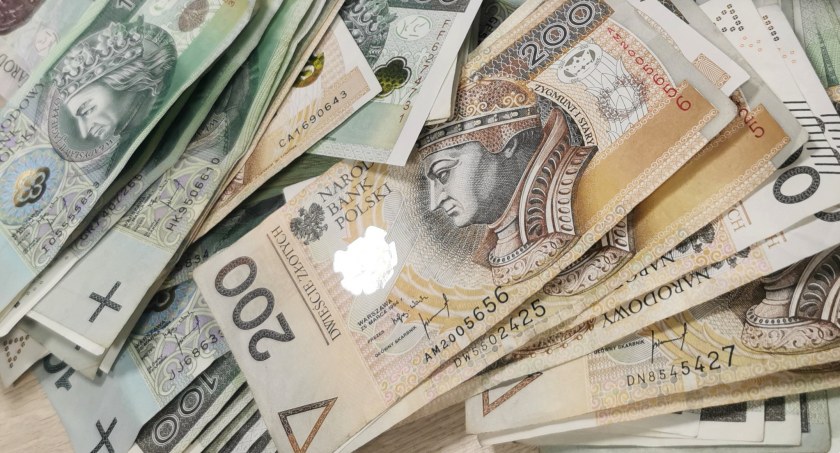 Rodzicu, nie strać wyrównania i złóż wniosek o 500 plus! Uważaj na błędy