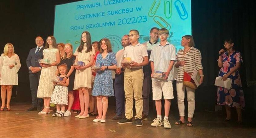 Garwolińscy prymusi ze stypendium marszałka