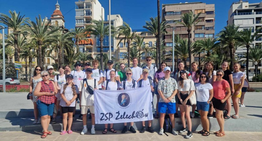 Hola Espania – Uczniowie Technikum w ZSP Żelechów aktywni mobilnie nawet w wakacje