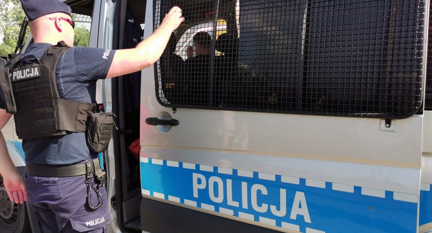 Z ponad 3 promilami przyjechał na zakupy! Świadkowie zabrali pijanemu kierowcy kluczyki i wezwali policję
